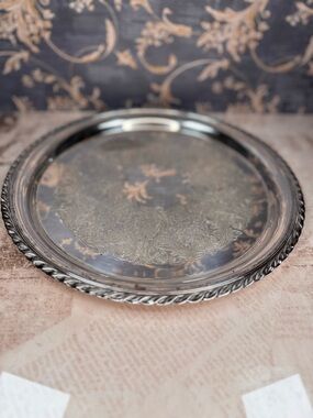 Wm Rogers 471 Silverplate Tray Ornate Engraved Round Serving Tray